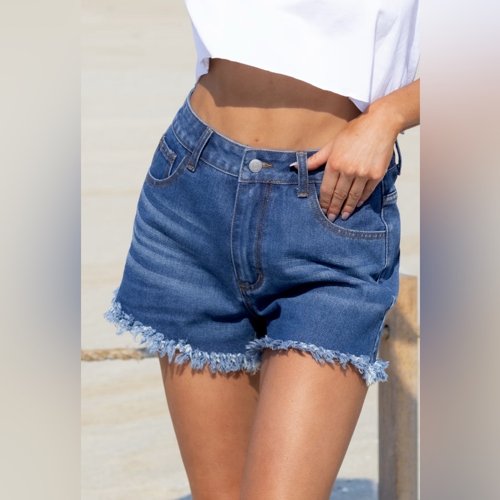 Cupshe Whiskered & Frayed Denim Shorts